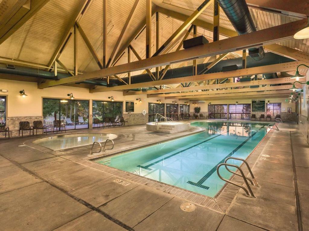 Villa Running Y Ranch Townhouse Klamath Falls Exterior foto